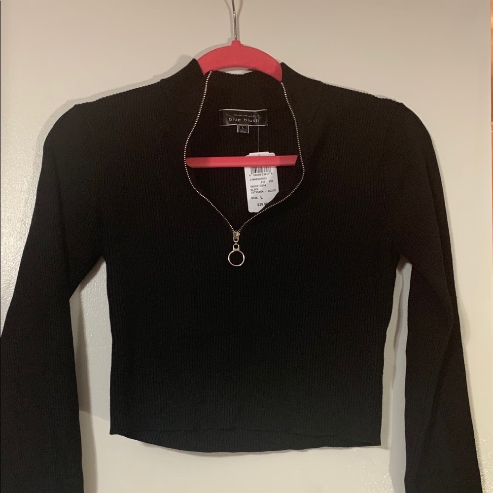 Black long sleeve crop top